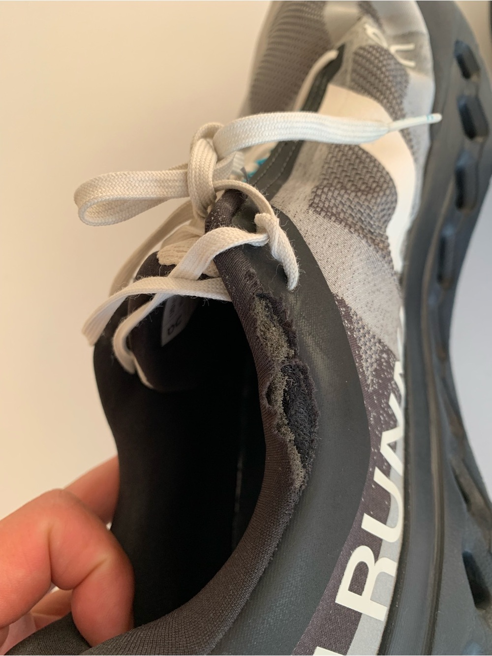 On cloudsurfer Running Men's Athletic Shoes men’s 10.5 - Picture 11 of 15